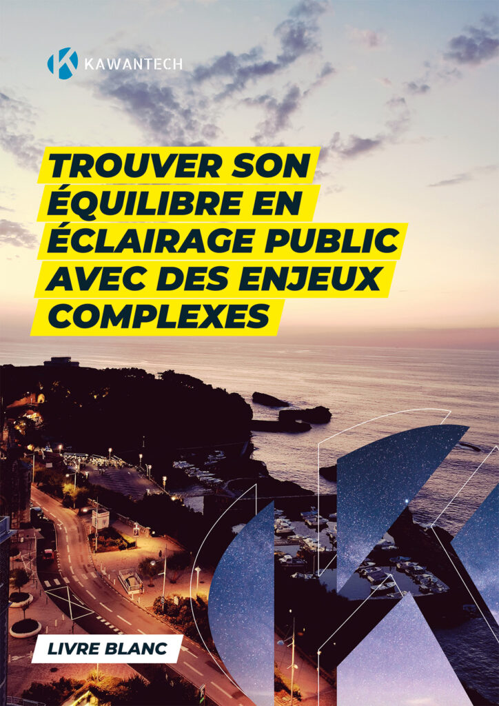 Livre blanc Kawantech, trouver équilibre éclairage public enjeux complexes, bord mer, soleil couchant - couverture © rédaction Vincent Laganier, LZL Services, mise en page POCA, photo EyeEm, Freepik