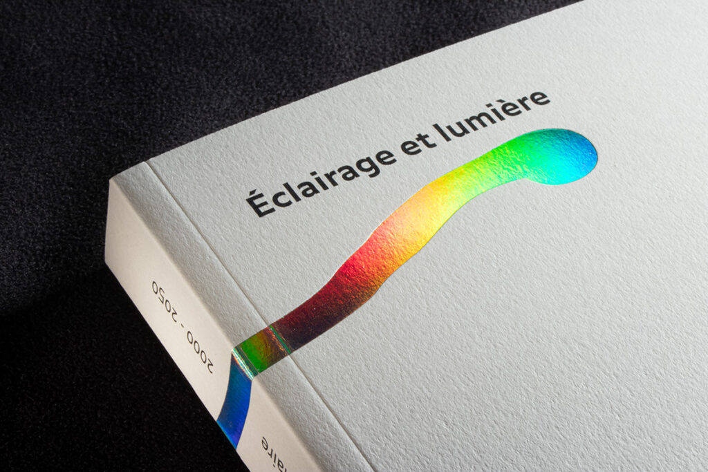 Livre collector beau livre - Eclairage et lumière du IIIe millenaire 2000-2050 - nouveau livre - detail titre © Light ZOOM Lumiere, LZL Services